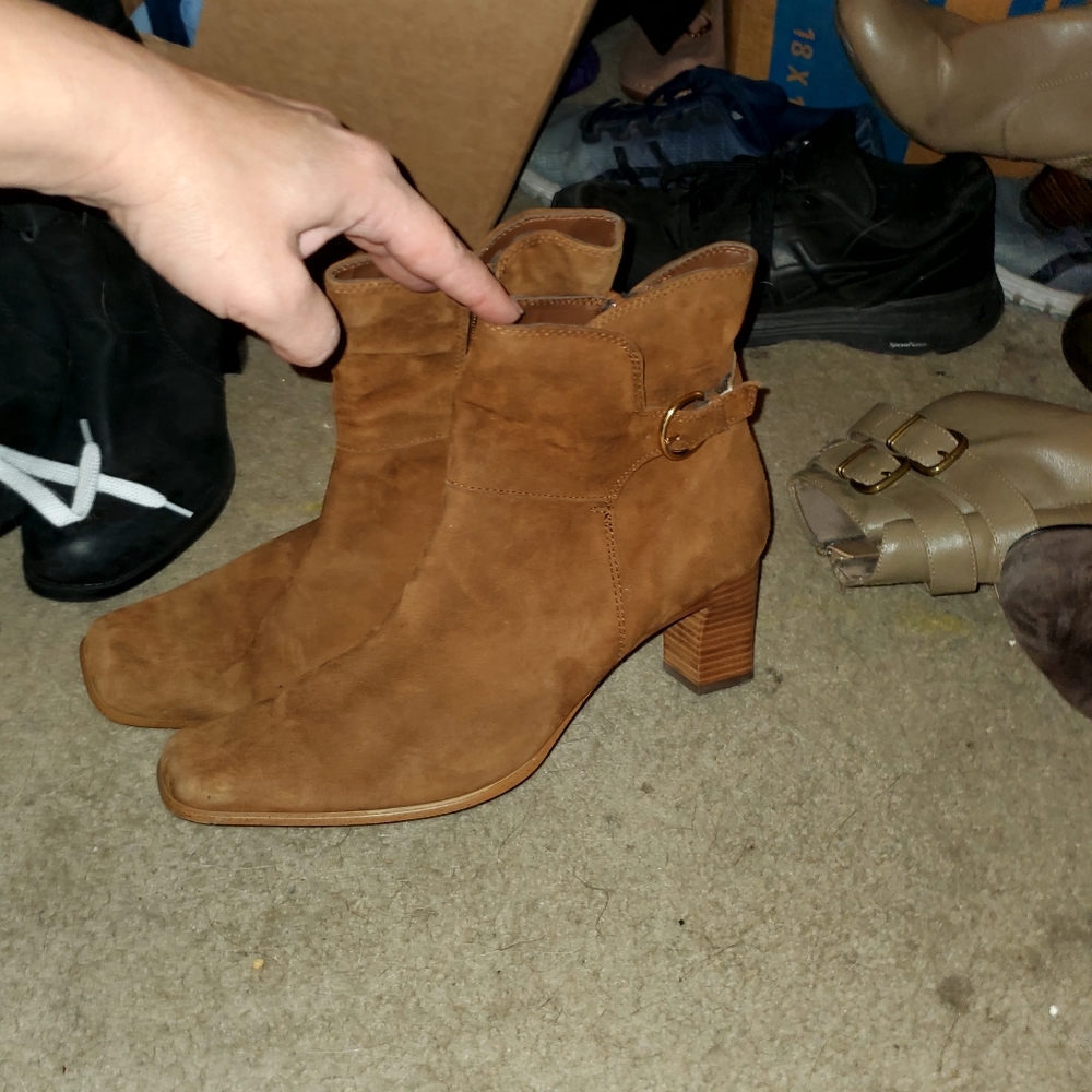 Heeled booties